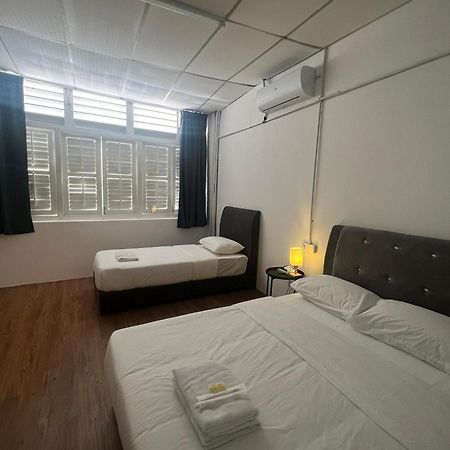Aayu Seckchuan George Town Penang Hostel Exterior photo